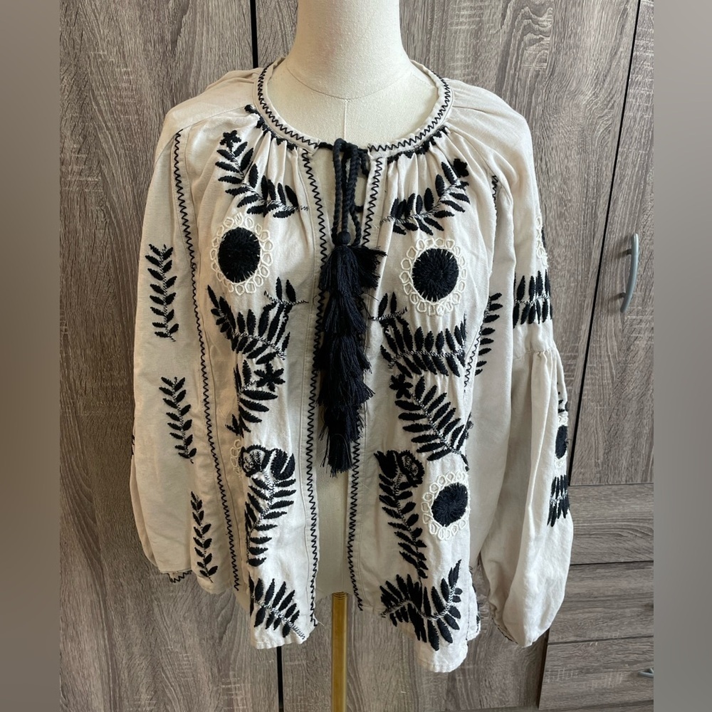 ZARA Linen/Cotton BOHO Embroidered open Front Blouse with tassels. M